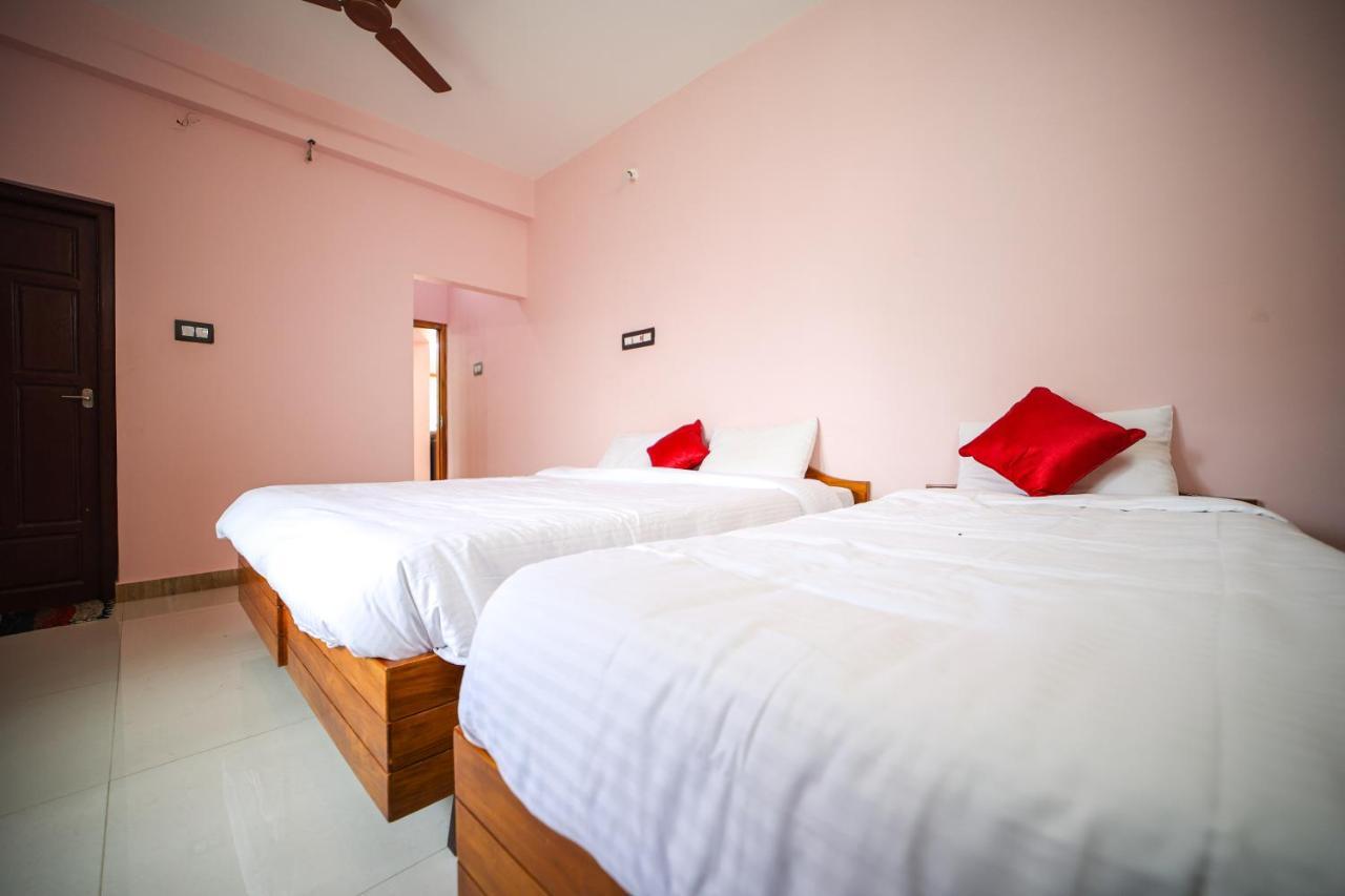 The Pothigai Palace Hotel Kuttalam  Exterior photo