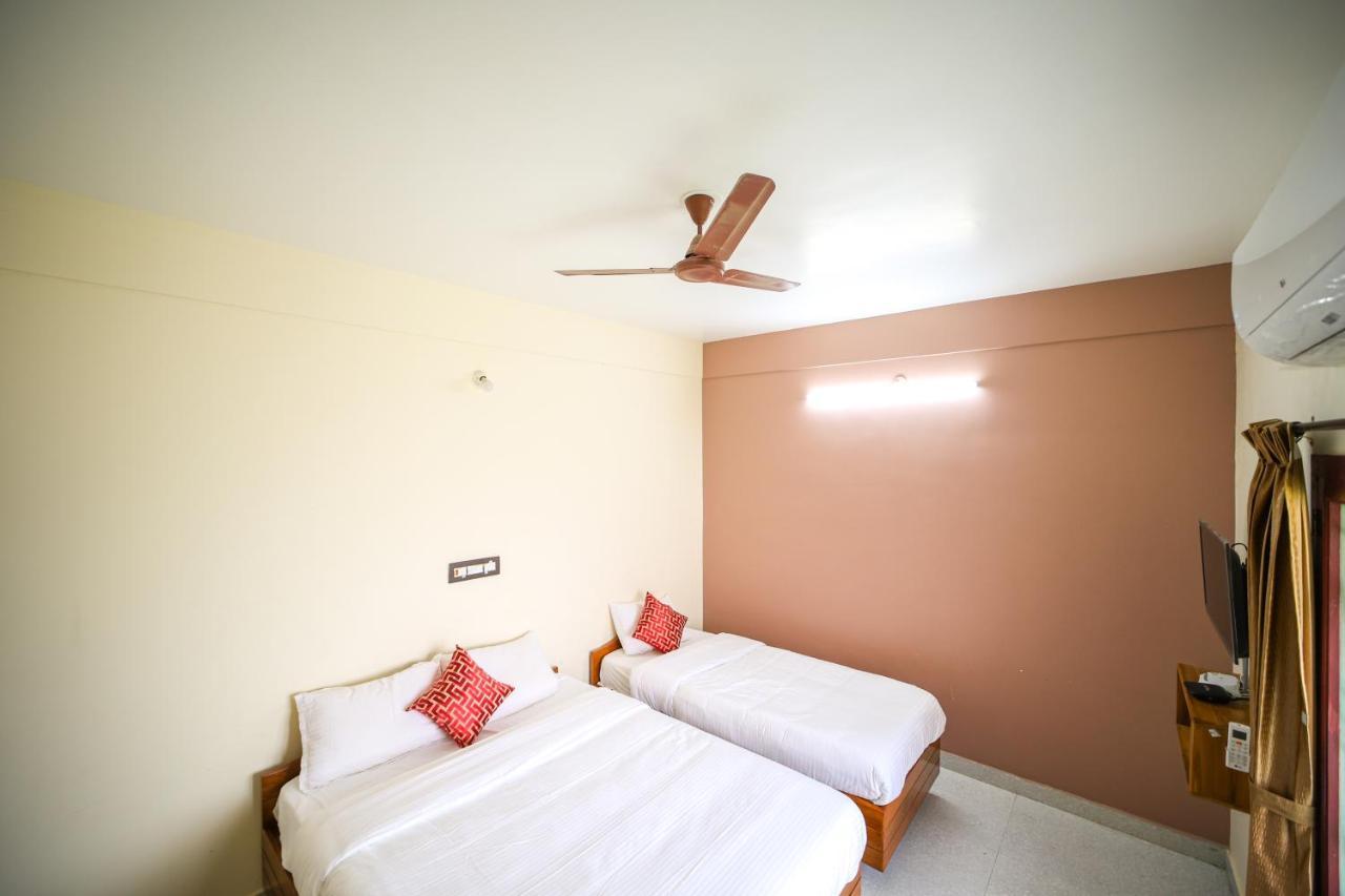 The Pothigai Palace Hotel Kuttalam  Exterior photo