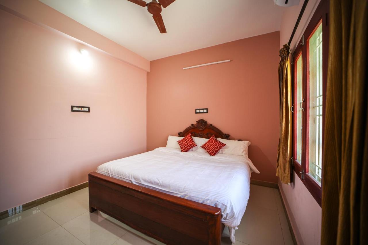 The Pothigai Palace Hotel Kuttalam  Exterior photo