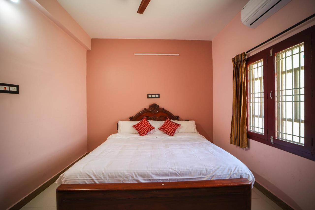 The Pothigai Palace Hotel Kuttalam  Exterior photo