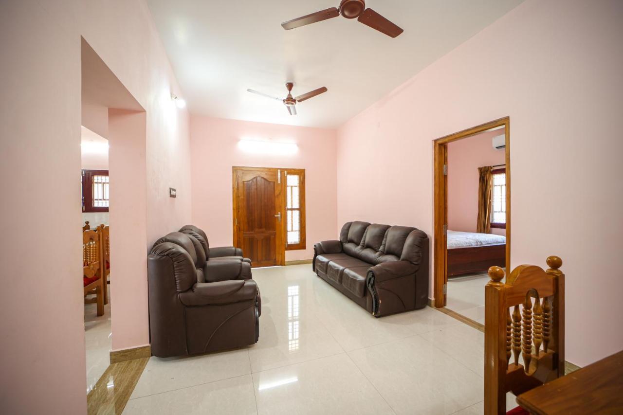 The Pothigai Palace Hotel Kuttalam  Exterior photo