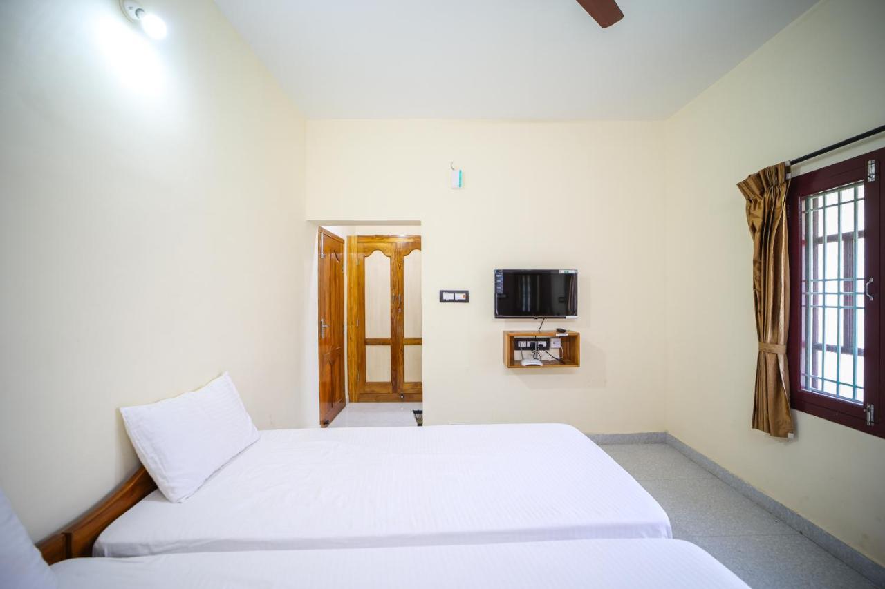 The Pothigai Palace Hotel Kuttalam  Exterior photo